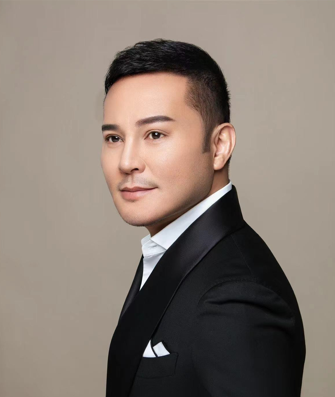 毛戈平